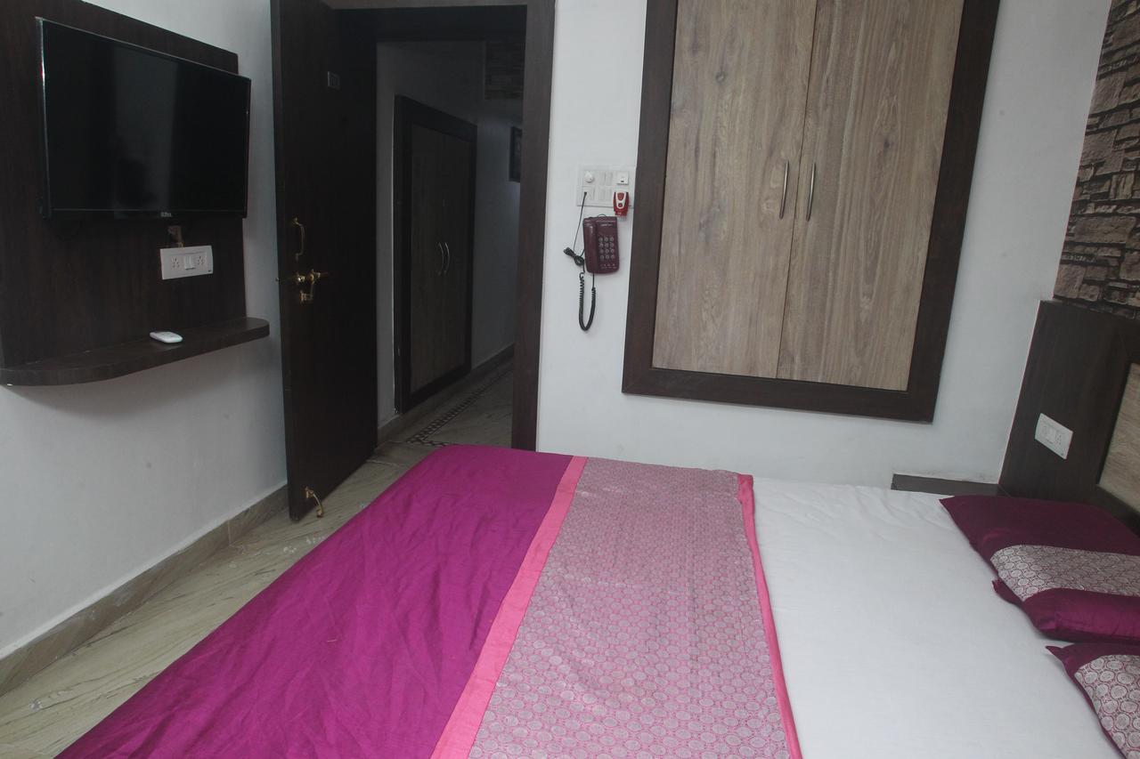 Alakhnanda Guest House Варанаси Экстерьер фото