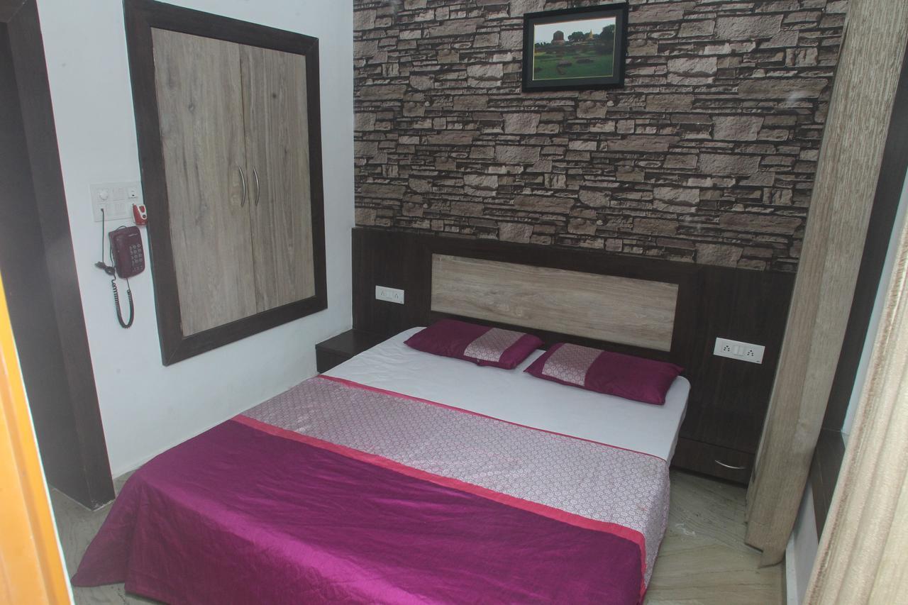 Alakhnanda Guest House Варанаси Экстерьер фото