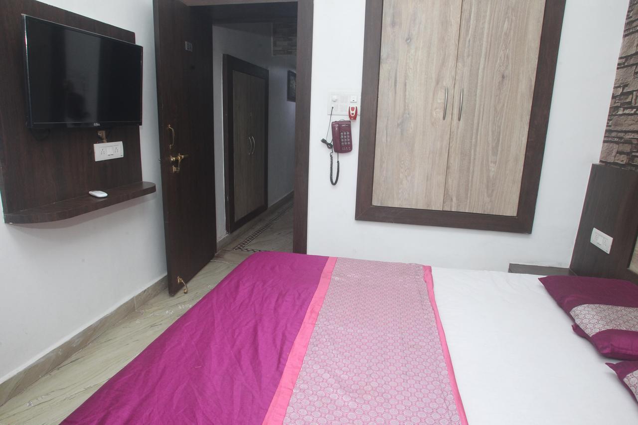 Alakhnanda Guest House Варанаси Экстерьер фото