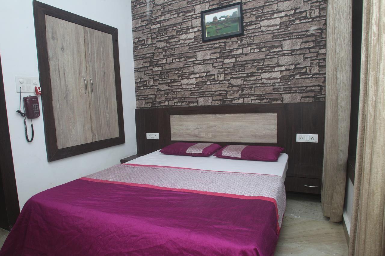 Alakhnanda Guest House Варанаси Экстерьер фото