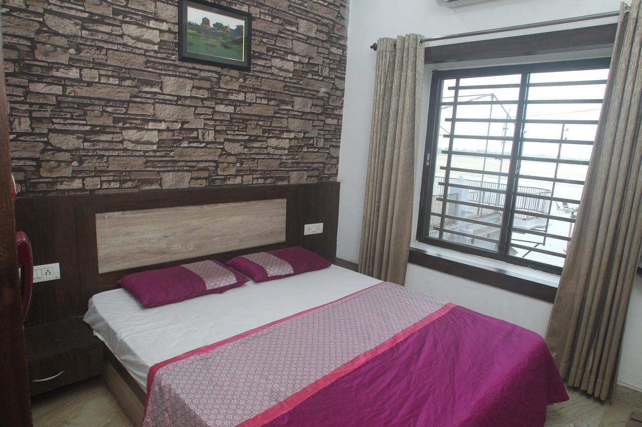Alakhnanda Guest House Варанаси Экстерьер фото
