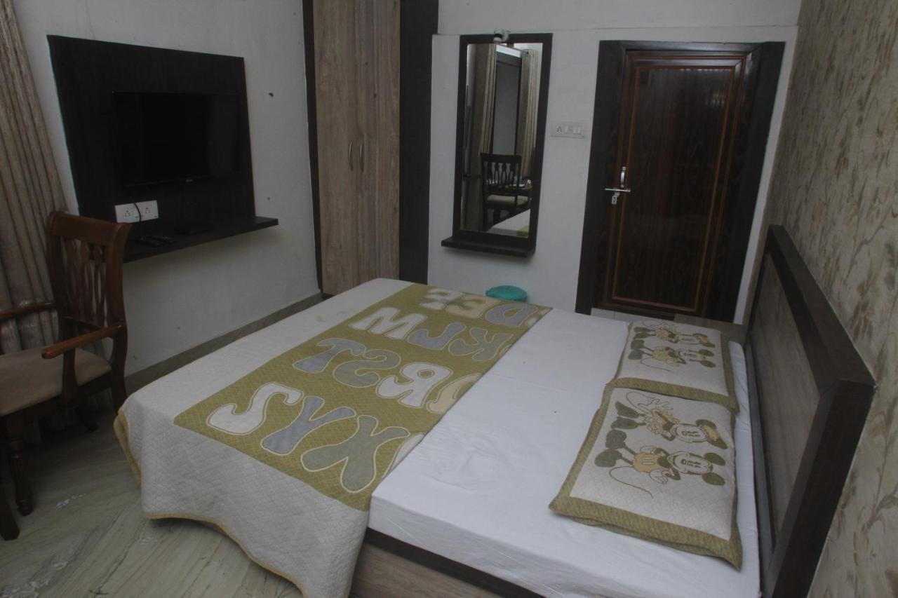 Alakhnanda Guest House Варанаси Экстерьер фото
